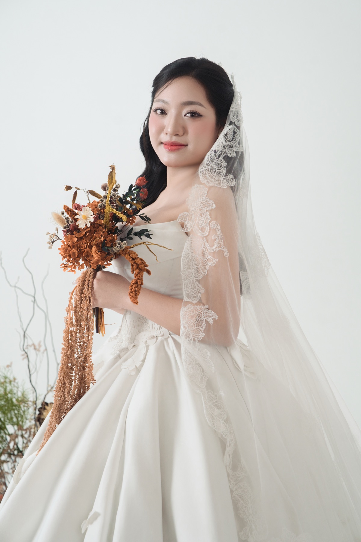 Trương Thị Kim Thư - Cô Dâu